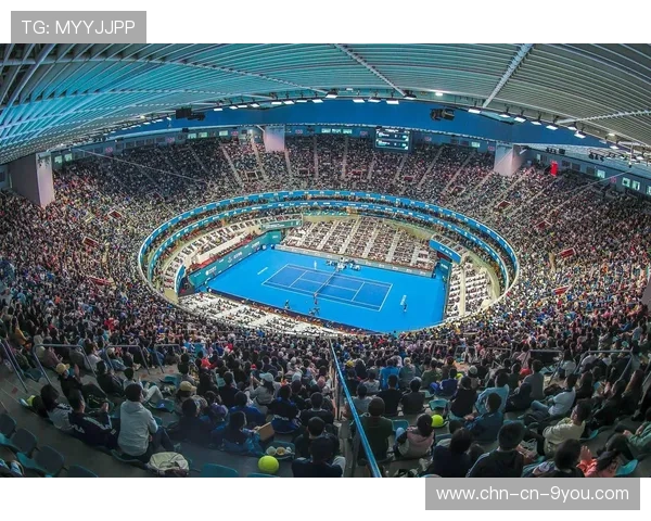 英国网球公开赛四强争夺战激烈，悬念不断，英国网球运动