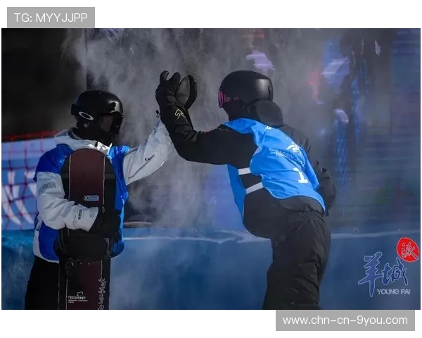 冰球守门员飞扑救险，被赞“冰面艺术家”