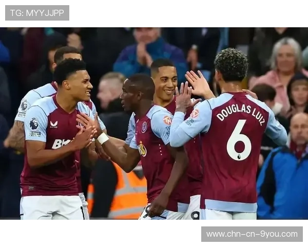 欧冠神扑镜头成为比赛经典片段被反复播放